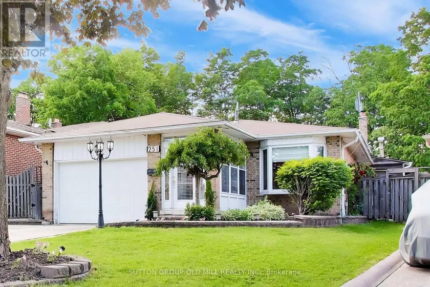 Detached at 251 CHALFIELD LANE, Mississauga