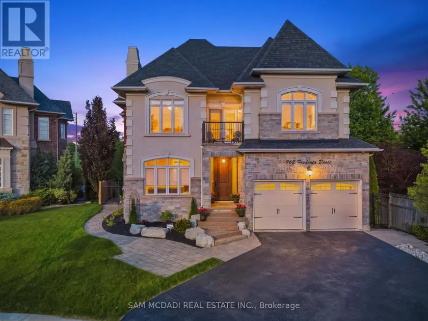 Detached at 962 FREDONIA DRIVE, Mississauga