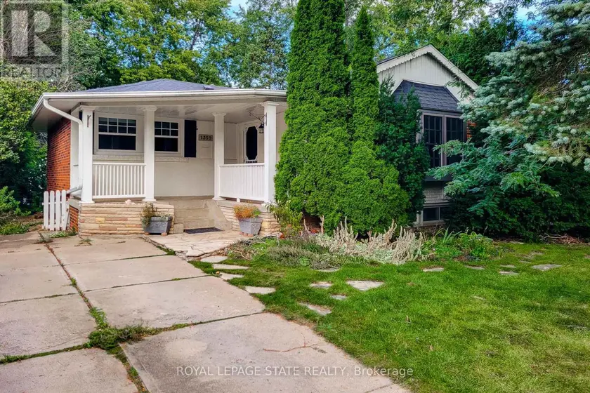 Detached at 1359 MOUNTAIN GROVE AVENUE, Burlington
