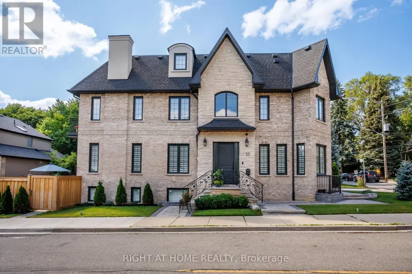Detached at 33 THORNDALE AVENUE, Toronto