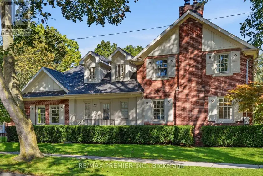 Detached at 132 THE KINGSWAY, Toronto