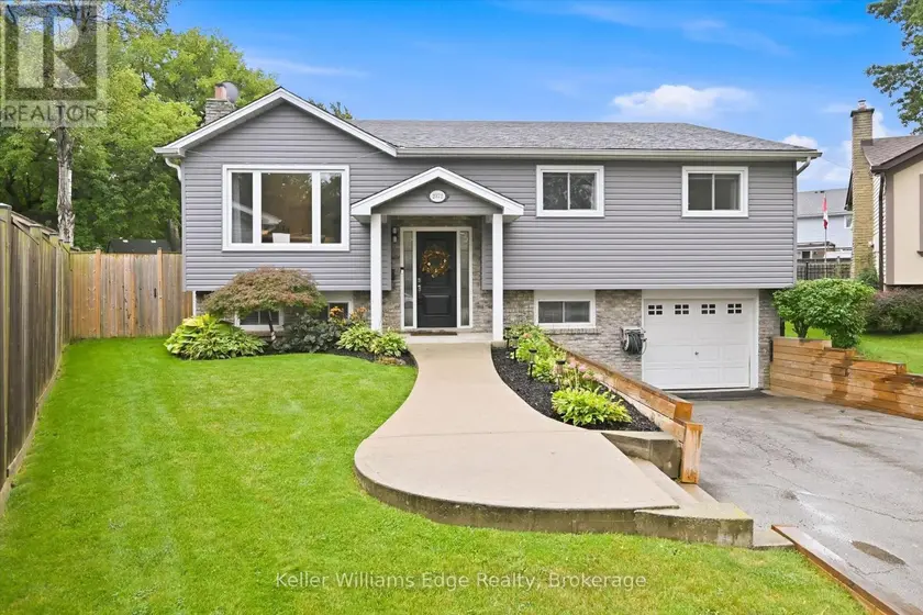 Detached at 2372 CAYUGA COURT, Burlington