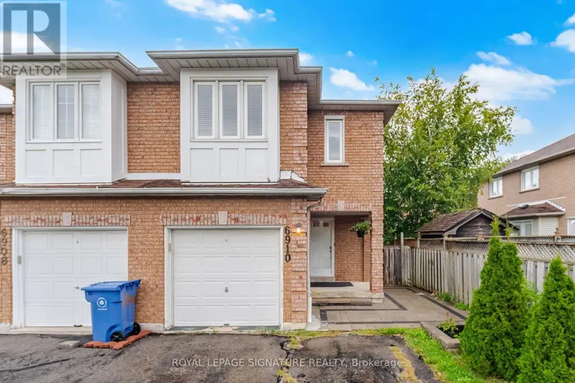 Semi-Detached/Link at 6910 BANSBRIDGE CRESCENT, Mississauga