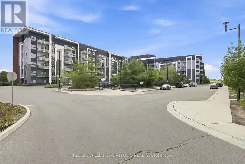 Apartment at 312 - 128 GROVEWOOD COMMON, Oakville