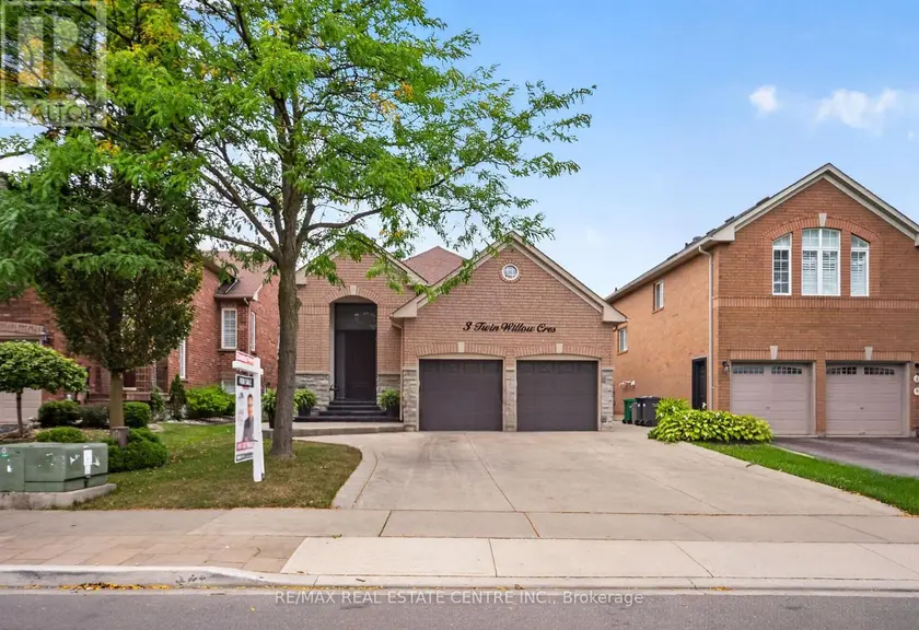 Detached at 3 TWIN WILLOW CRESCENT, Brampton