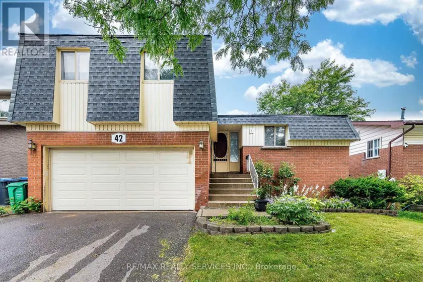 Detached at 42 LINKDALE ROAD, Brampton