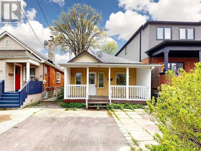 Detached at 32 SEVENTEENTH STREET, Toronto