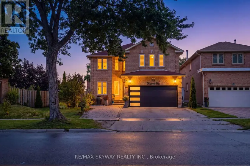 Detached at 743 WINTERTON WAY, Mississauga