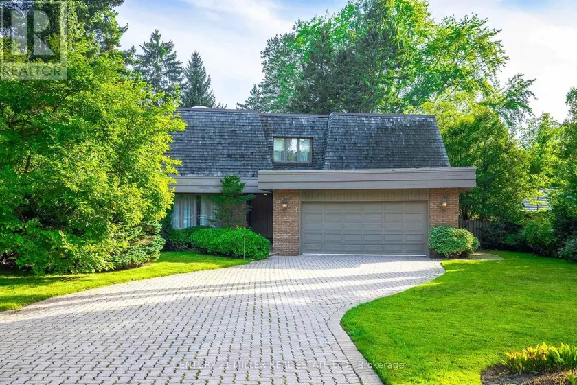 Detached at 16 COLONIAL CRESCENT, Oakville