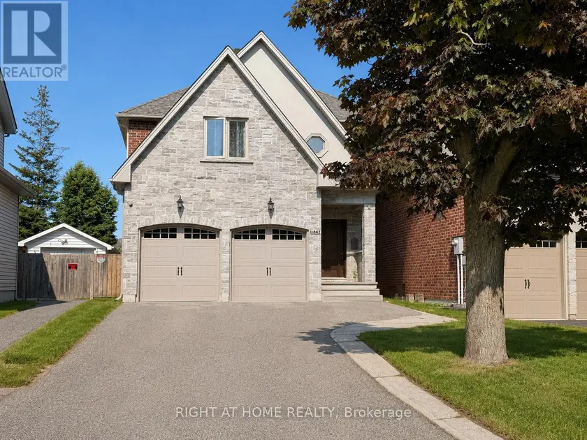 Detached at 1049 GREAVES AVENUE, Mississauga