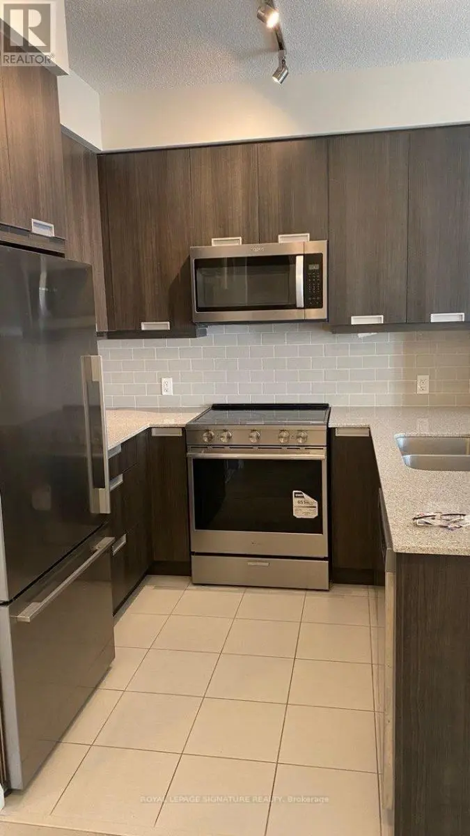 Apartment at 2611 - 35 WATERGARDEN DRIVE, Mississauga