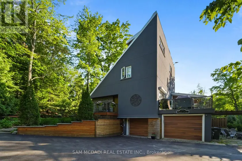 Detached at 2814 FORKS OF THE CREDIT ROAD, Caledon