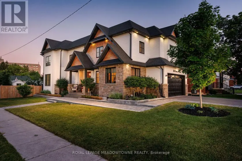 Detached at 396 BROADWAY AVENUE, Milton