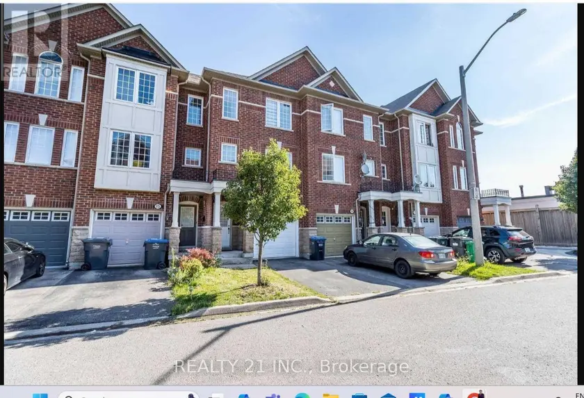 Townhouse at 17 ROCK HAVEN LANE