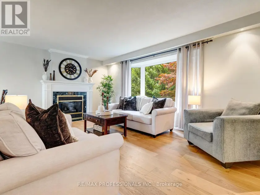 Detached at 652 MEADOW LANE, Burlington