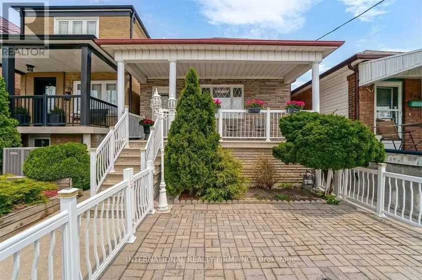 Detached at 297 GILBERT AVENUE, Toronto