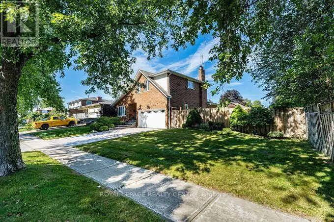 Detached at 671 LOUIS DRIVE, Mississauga