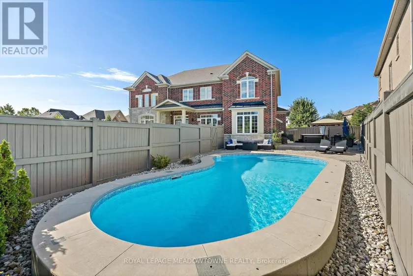 Detached at 67 HIDDEN LAKE TRAIL, Halton Hills