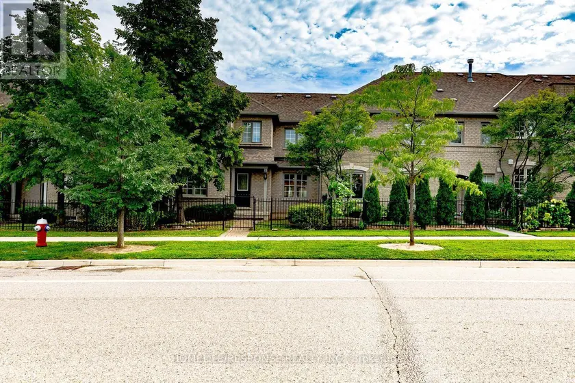 Townhouse at 25 - 450 BRISTOL ROAD E, Mississauga