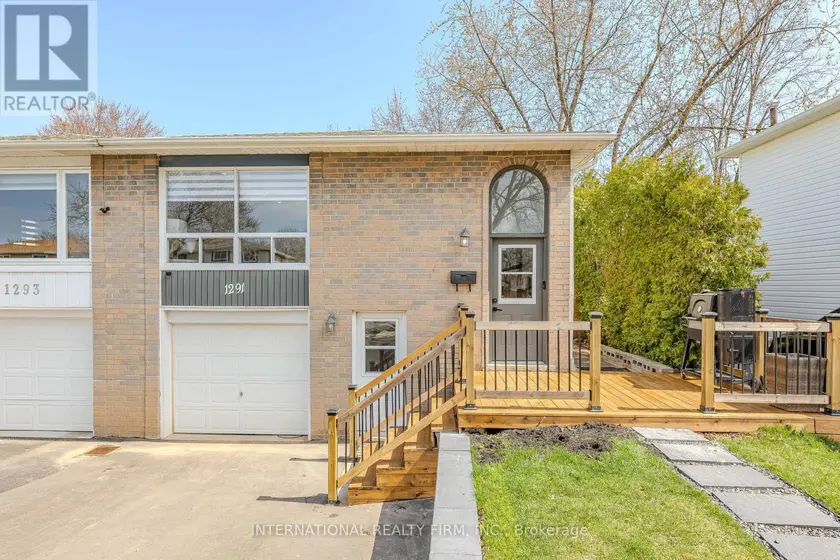 Semi-Detached/Link at 1291 CONSORT CRESCENT, Burlington