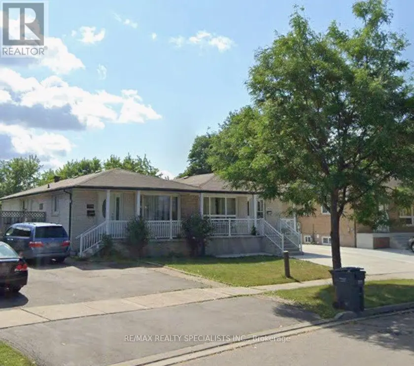 Semi-Detached/Link at 7464 DISCUS CRESCENT, Mississauga