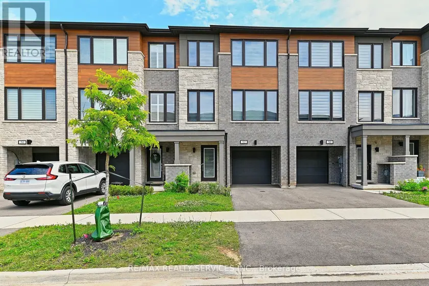Townhouse at 52 HUMBERSTONE DRIVE, Halton Hills