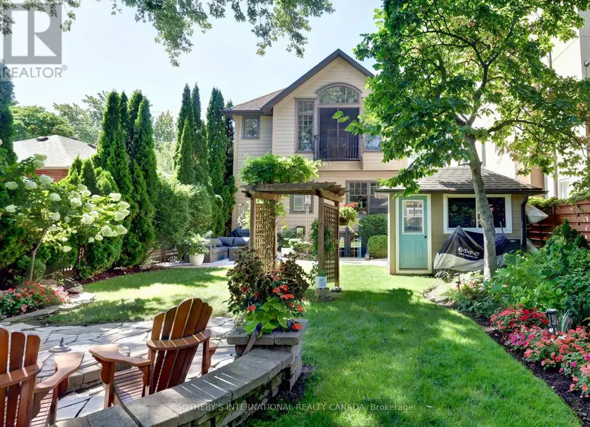 Detached at 31 MAPLE AVENUE N, Mississauga