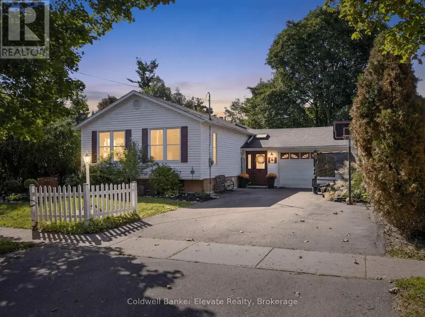 Detached at 32 CHELVIN DRIVE, Halton Hills