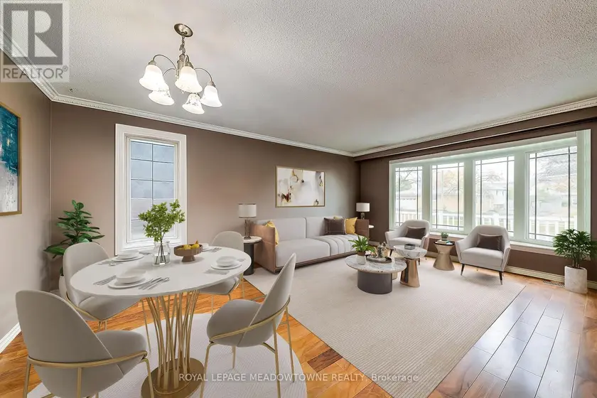Detached at 8 MIDHURST DRIVE, Toronto