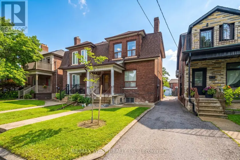 Semi-Detached/Link at 257 DELAWARE AVENUE, Toronto