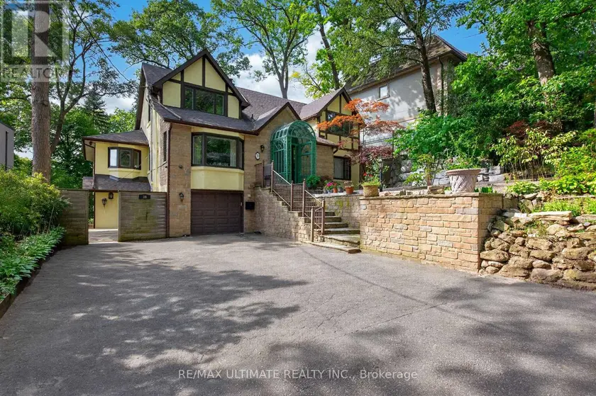 Detached at UPPER - 39 RIVERSIDE CRESCENT, Toronto