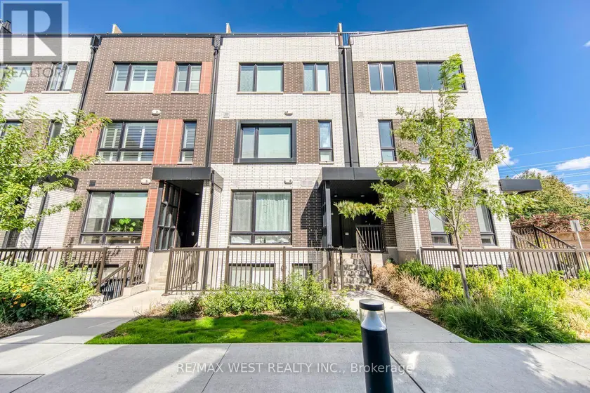 Townhouse at 3 - 40 ED CLARK GARDENS BOULEVARD, Toronto