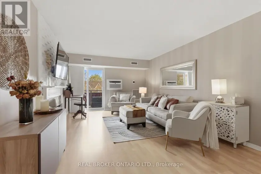 Apartment at 302C - 211 FORUM DRIVE, Mississauga