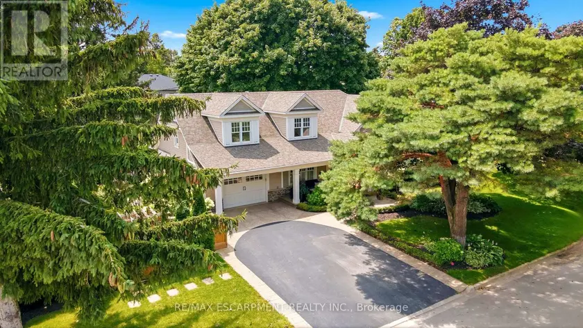 Detached at 330 CAMELOT COURT, Burlington