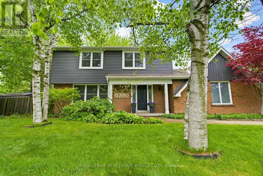 Detached at 1390 PEERLESS COURT, Oakville