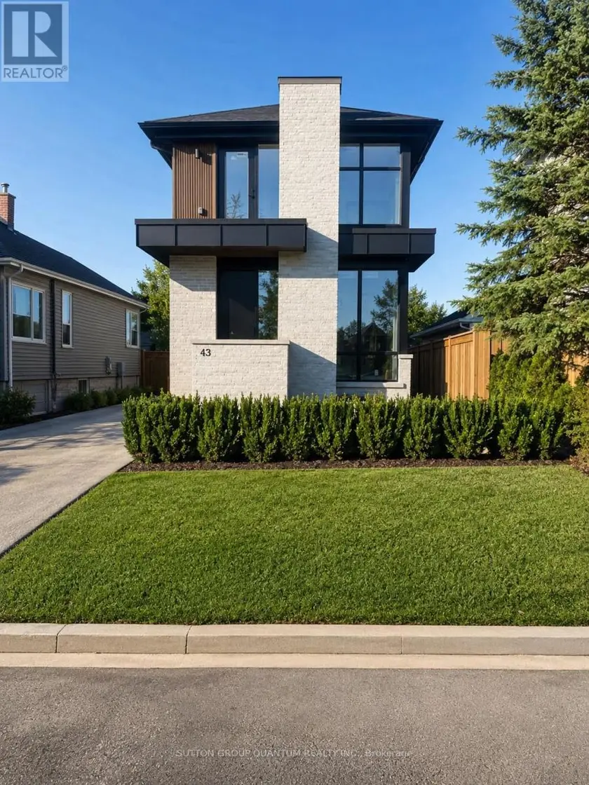 Multiplex at #2 - 43 ELMWOOD AVENUE N, Mississauga