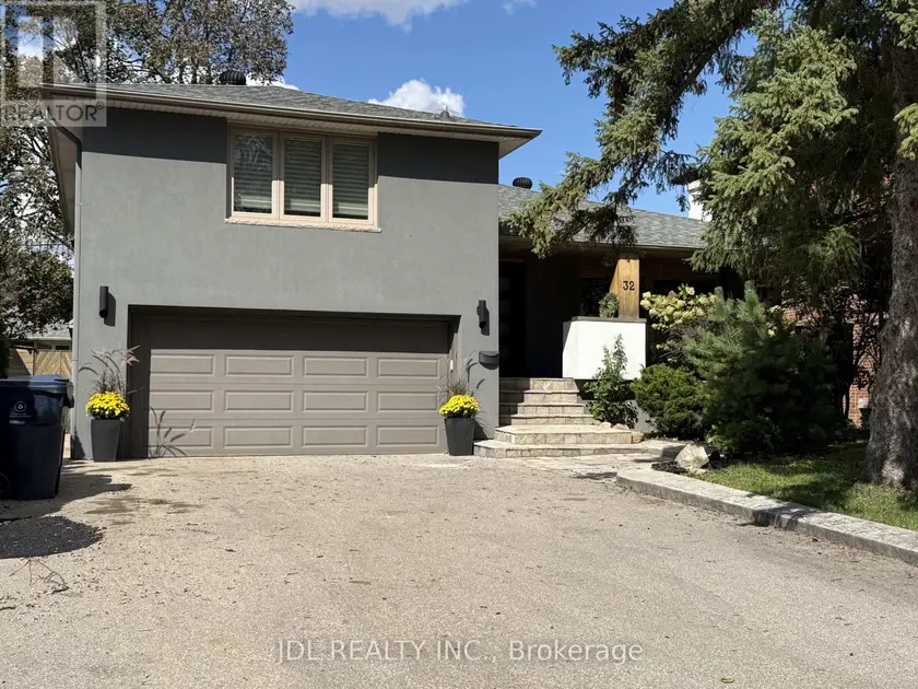 Detached at 32 ASHMOUNT CRESCENT, Toronto