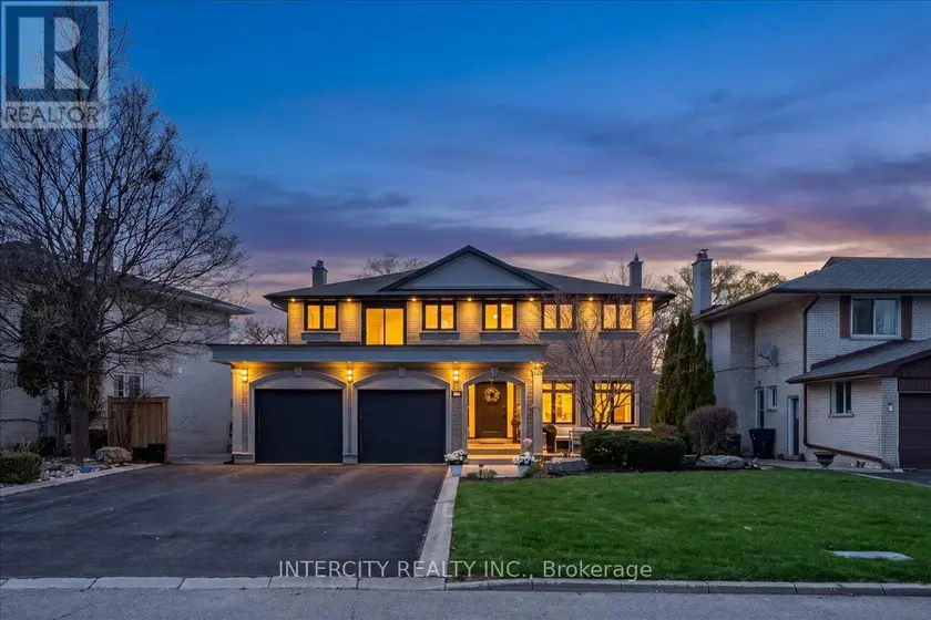 Detached at 61 GOLFWOOD HEIGHTS, Toronto