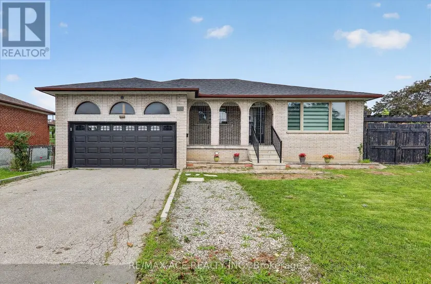 Detached at 124 HONEYWOOD ROAD, Toronto