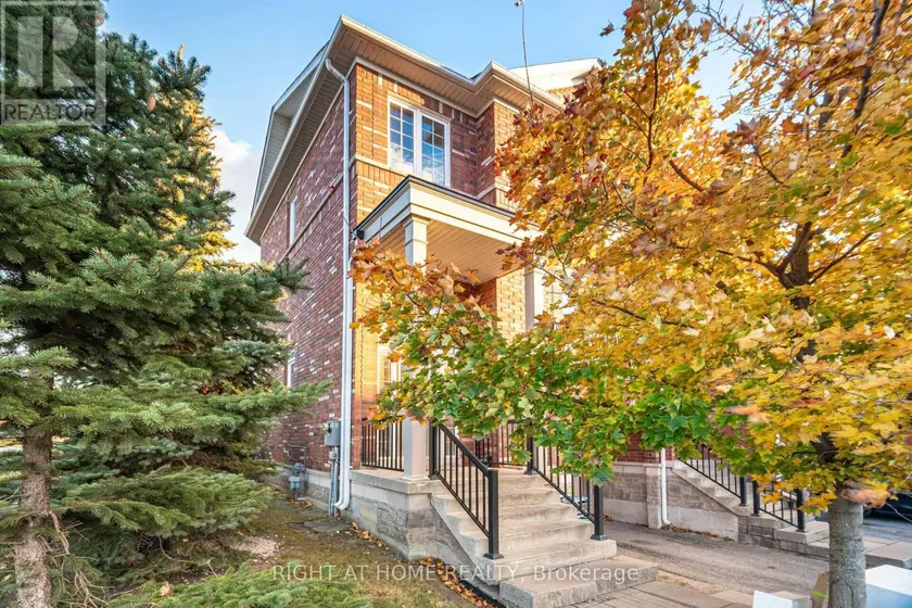 Townhouse at 7160 TRIUMPH LANE, Mississauga