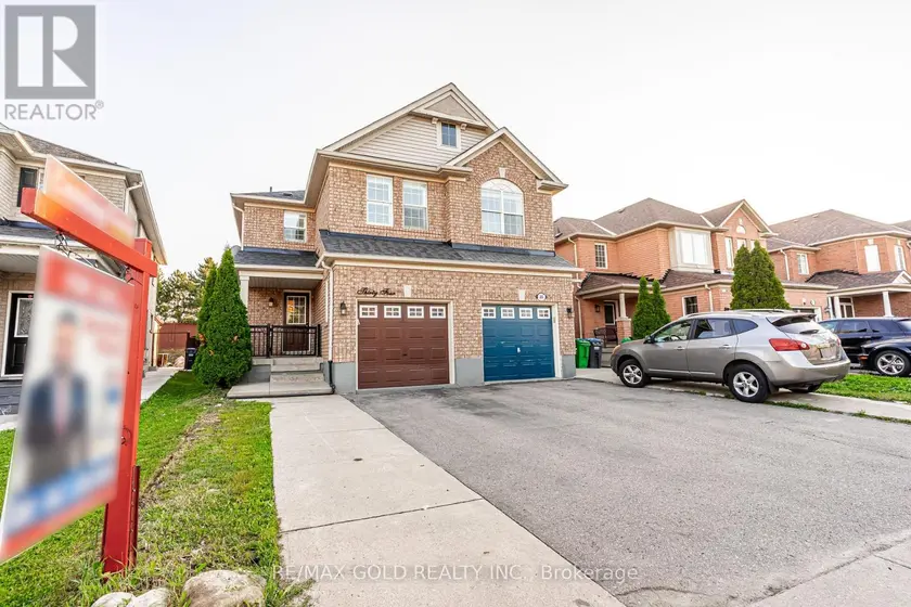 Semi-Detached/Link at 34 JINGLE CRESCENT, Brampton