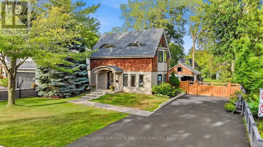 Detached at 423 SMITH AVENUE, Burlington