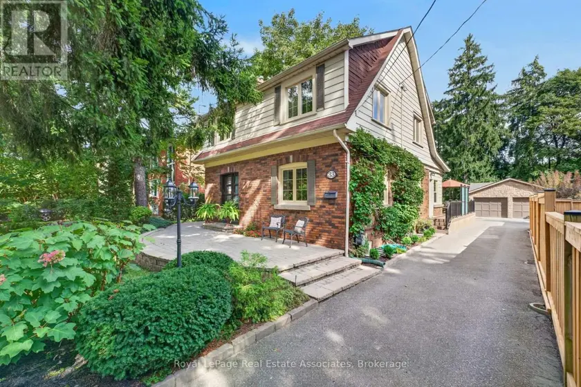 Detached at 33 BEN MACHREE DRIVE, Mississauga