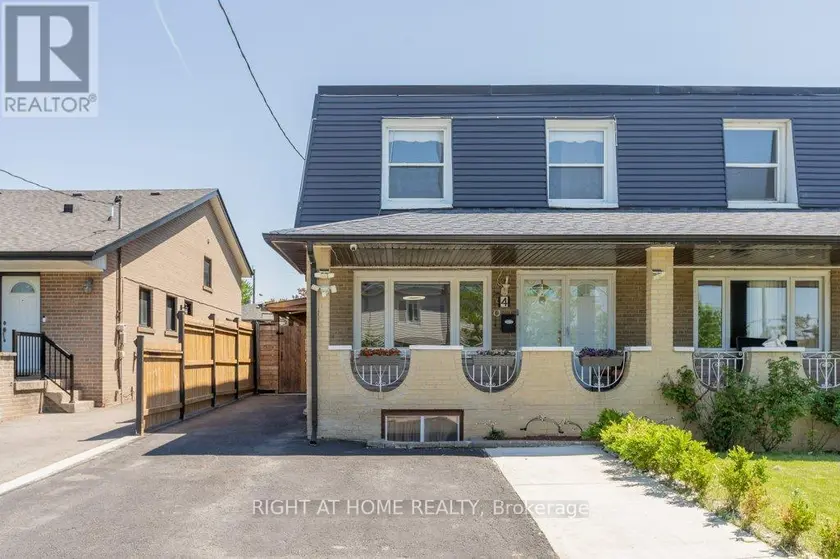 Semi-Detached/Link at 4 FENNIMORE CRESCENT, Toronto