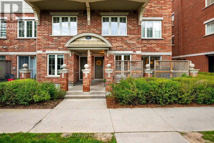 Townhouse at 16 - 2563 SIXTH LINE, Oakville