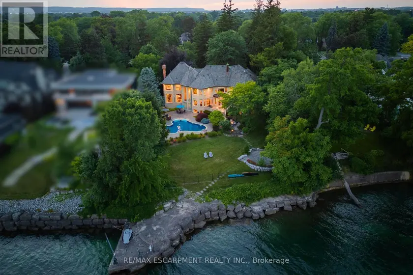 Detached at 4038 LAKESHORE ROAD, Burlington