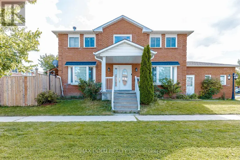 Detached at 4 HORSHAM STREET, Brampton