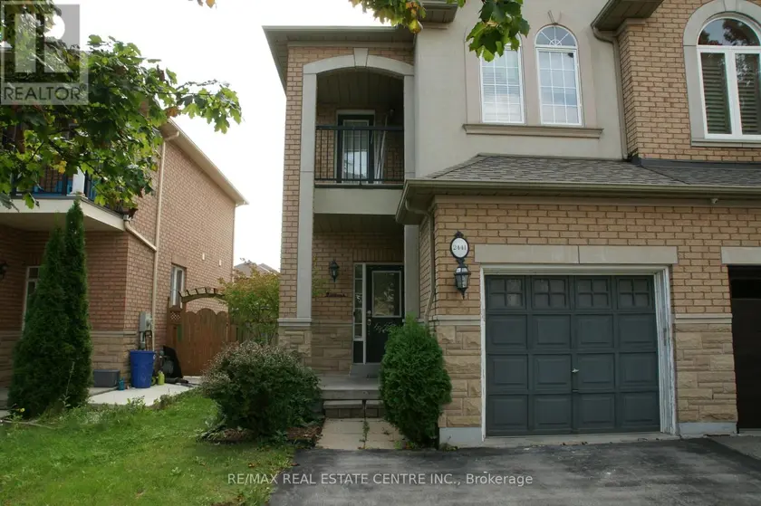 Semi-Detached/Link at 2441 NEWCASTLE CRESCENT, Oakville