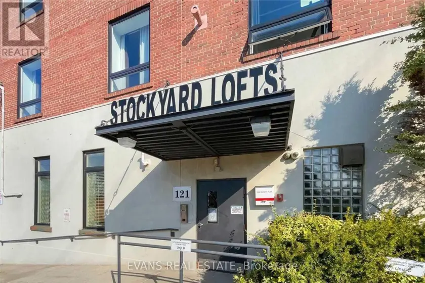 Apartment at 22 - 121 PRESCOTT AVENUE, Toronto