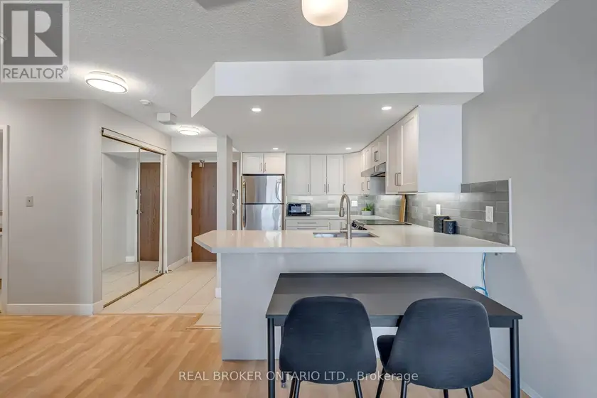 Apartment at 903 - 25 AGNES STREET, Mississauga